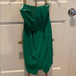 strapless green dress, comes with straps and tags